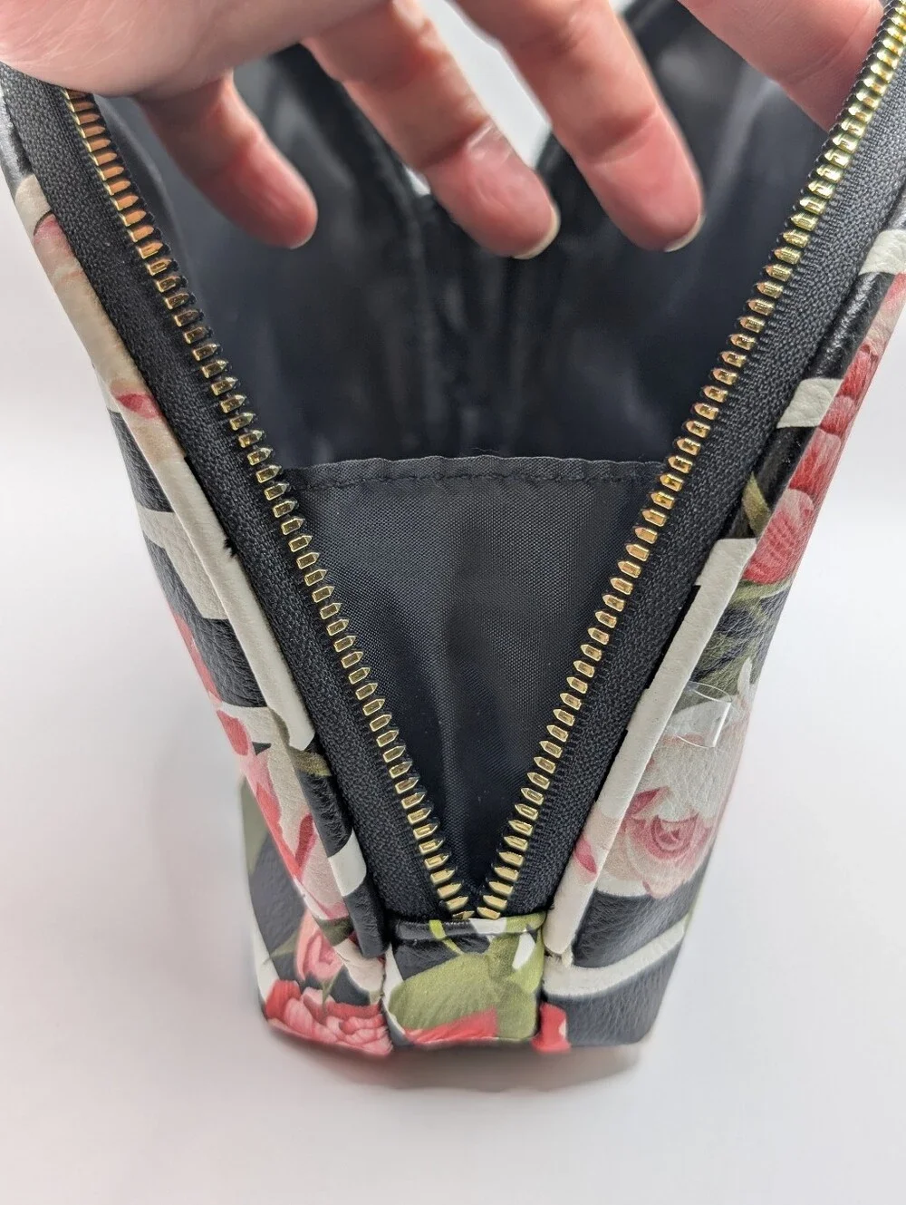Betsey Johnson Cosmetic Bag & Sakura Bath & Body Gift Set NWOT